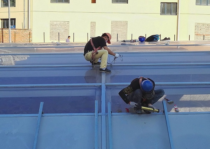 彩鋼屋面翻新方案的環(huán)保特性與可持續(xù)性