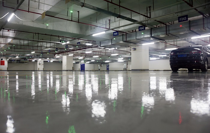 固化劑地坪的防火性能：保障工作場所的安全