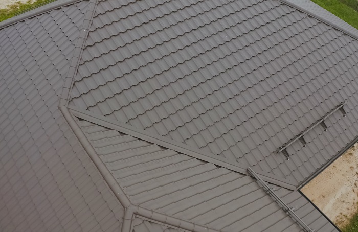 彩鋼屋面翻新工程的安全措施與風(fēng)險(xiǎn)防范