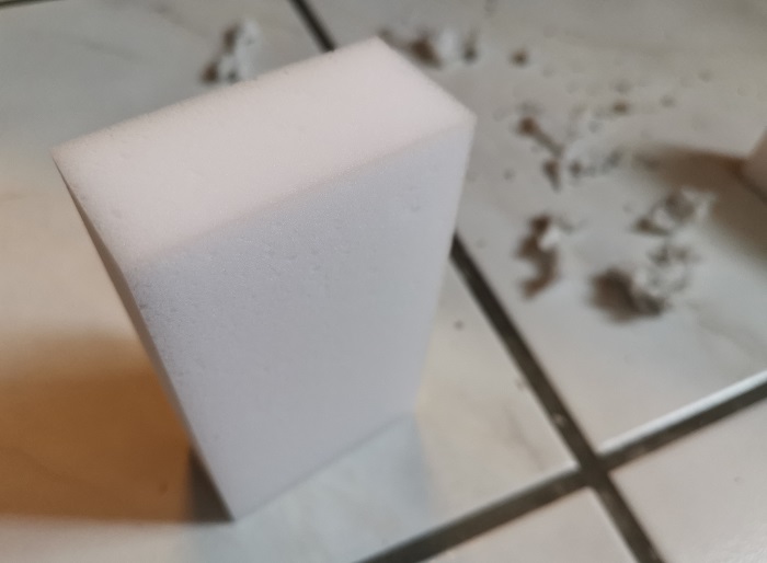 發(fā)泡陶瓷加工特點(diǎn)：輕巧多孔，材料新潮