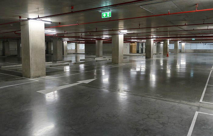 固化劑地坪的表面處理與光澤度控制