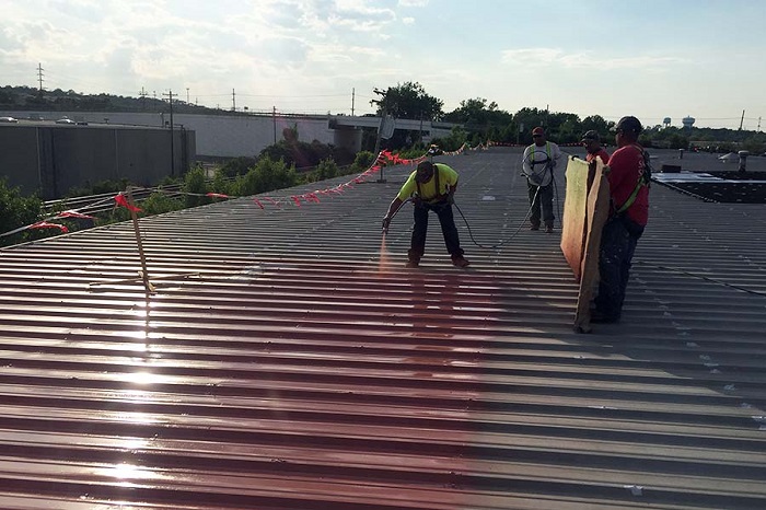 重慶彩鋼屋面除銹翻新施工