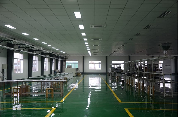 廠房內(nèi)機(jī)器設(shè)備維修保養(yǎng)