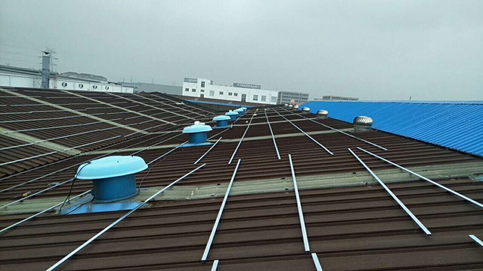 彩鋼金屬屋面防水翻新：保護(hù)建筑的長(zhǎng)期安全與美觀