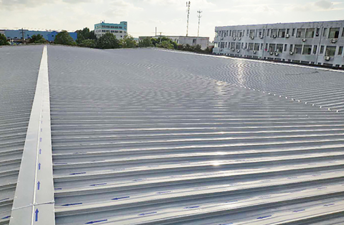 彩鋼金屬屋面防水翻新：保護(hù)建筑的長(zhǎng)期安全與美觀