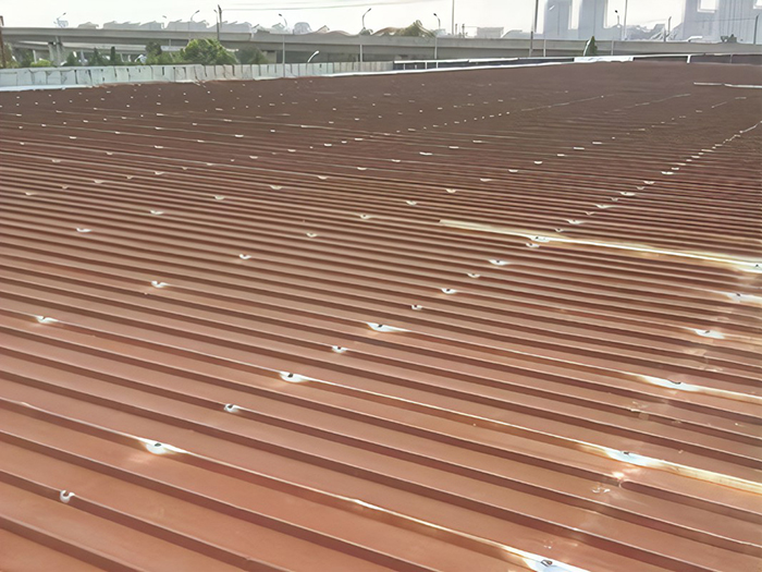 彩鋼金屬屋面防水翻新：提升建筑品質(zhì)與耐久性
